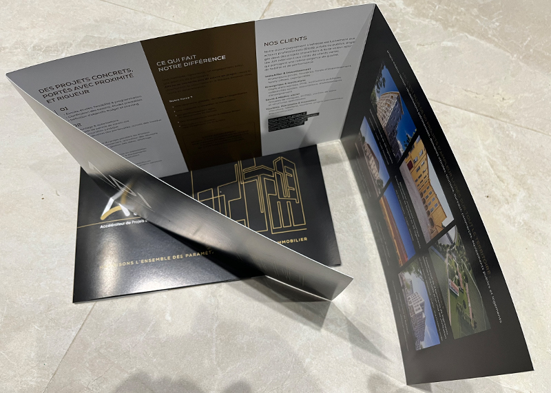 Dépliant commerciale et publicitaire, 2 plis roulés, pli accordéon ou porte-feuille